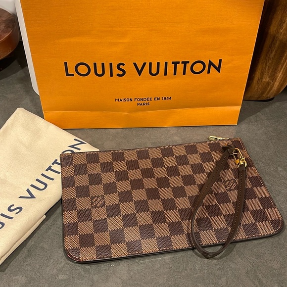 Louis Vuitton Damier Ebene MM Wristlet - Picture 1 of 10
